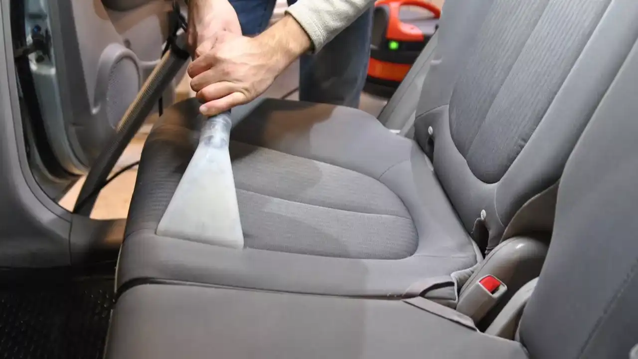 Профессиональная химчистка салона