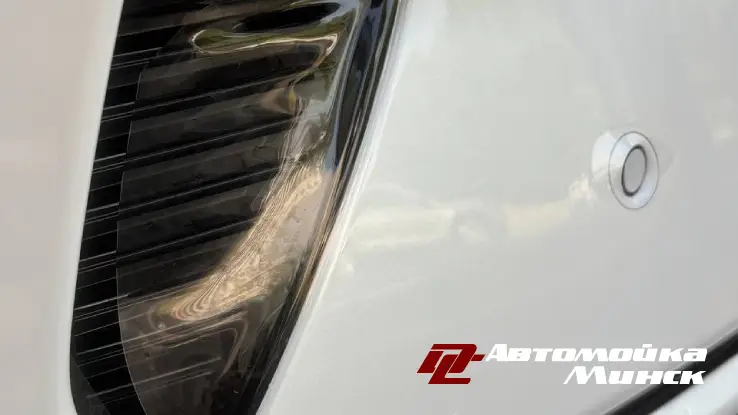 Оклейка авто пленкой: что собой представляет защитный материал?